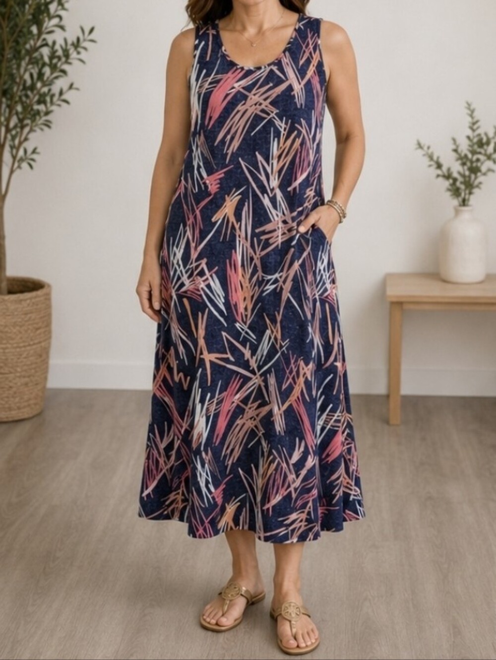 NWT Sleeveless maxi dress, soft stretch material Karen Hart Boutique brand Sz M
